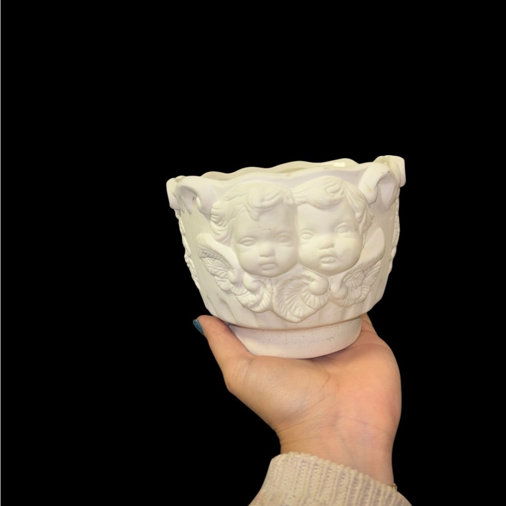 1993 White Cherub Planter Pot